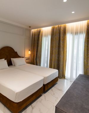 Hotel Eva Beach triple room 1.jpg