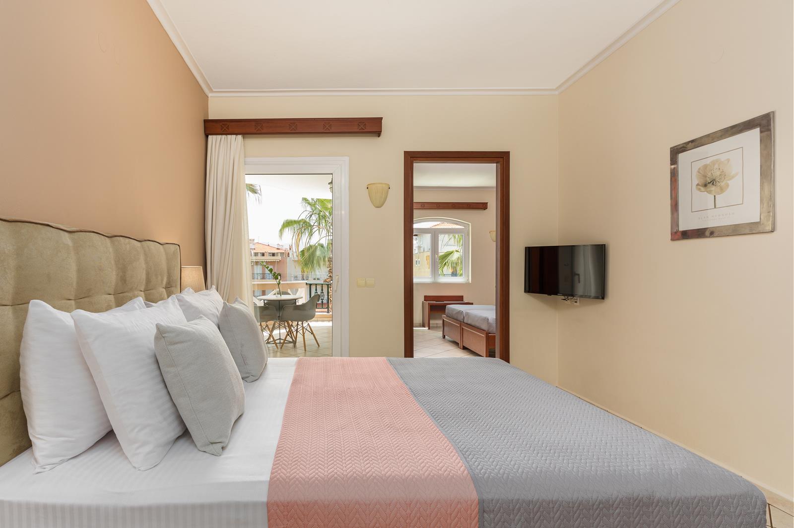 Eliza Hotel by Panel Hospitality-Porodicni Suite.jpg