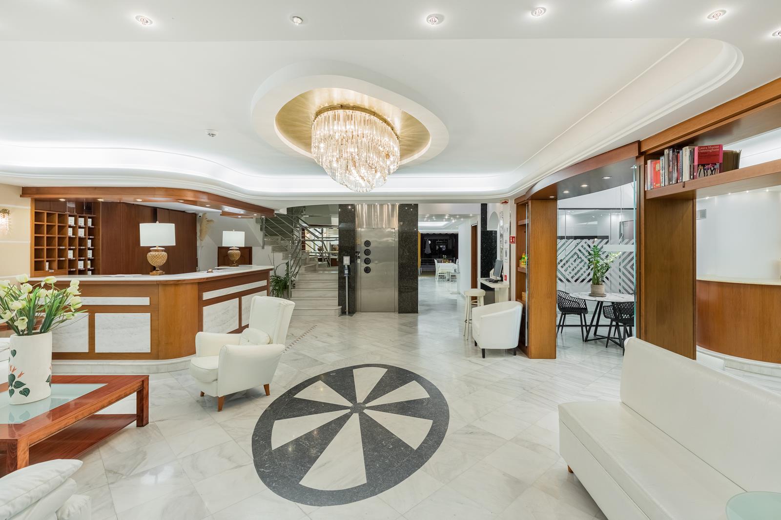 Eliza Hotel by Panel Hospitality-Recepcija.jpg