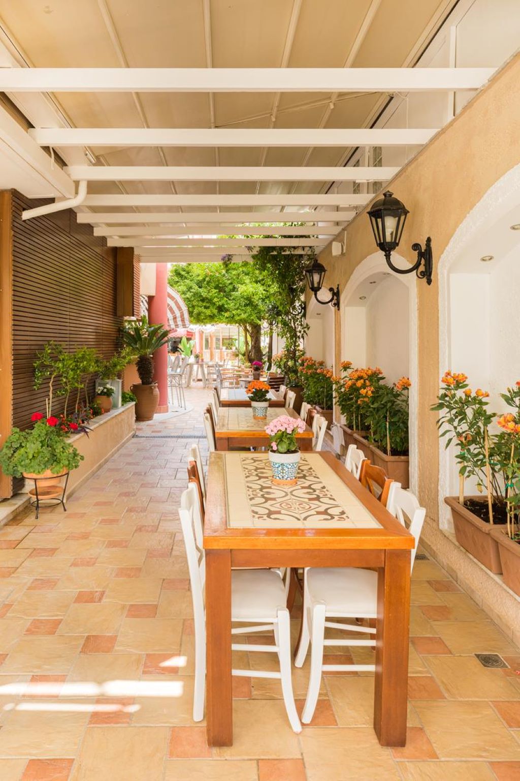 Eliza Hotel by Panel Hospitality-Restran.jpg