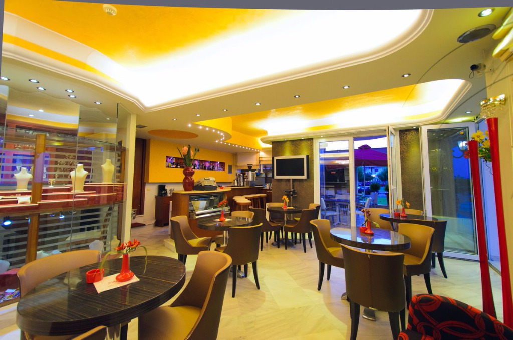 Hotel Evilion _ Stilvi bar.jpg
