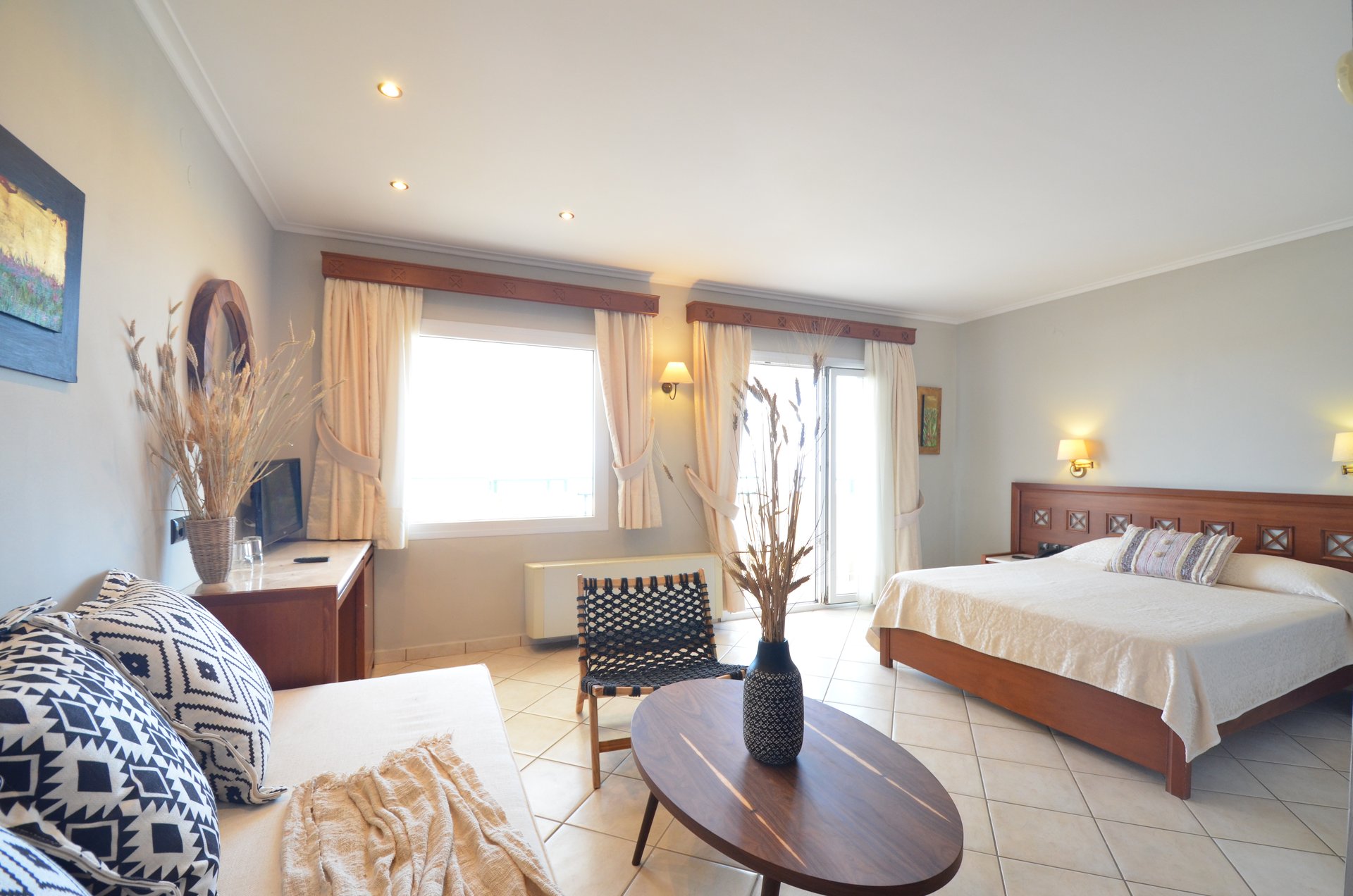 Hotel Evilion _ Stilvi junior suite.jpg