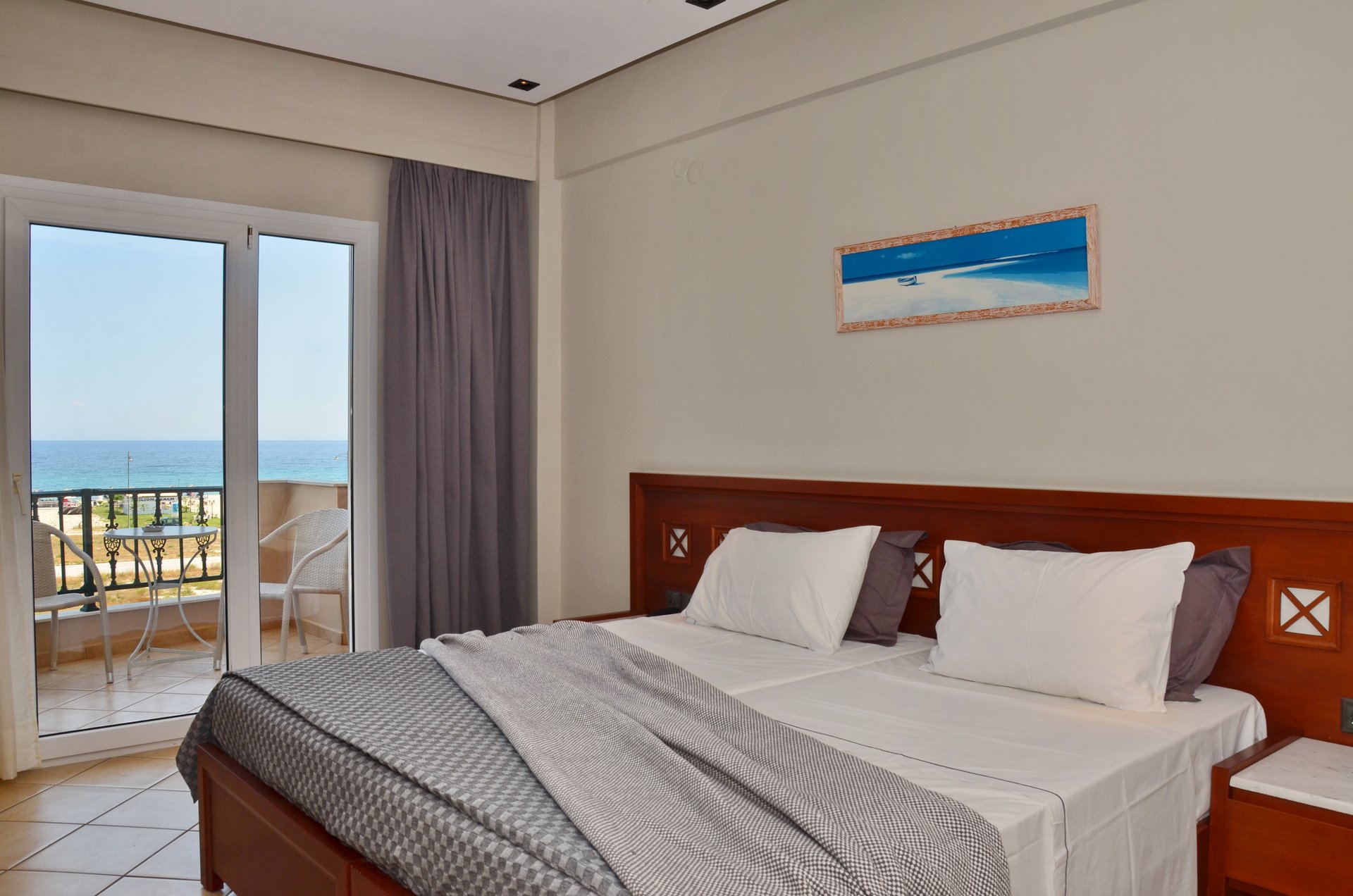 Hotel Evilion _ Stilvi standard room 1.jpg