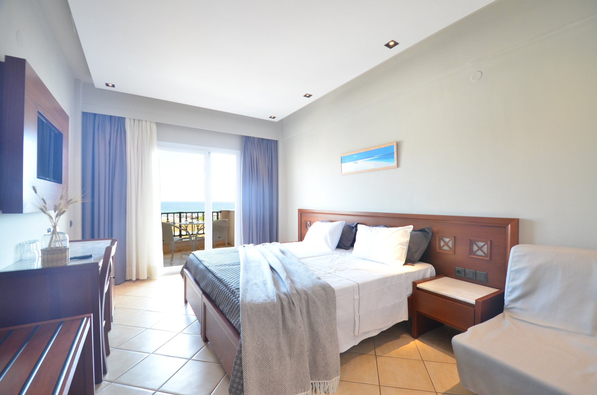 Hotel Evilion _ Stilvi standard room.jpg