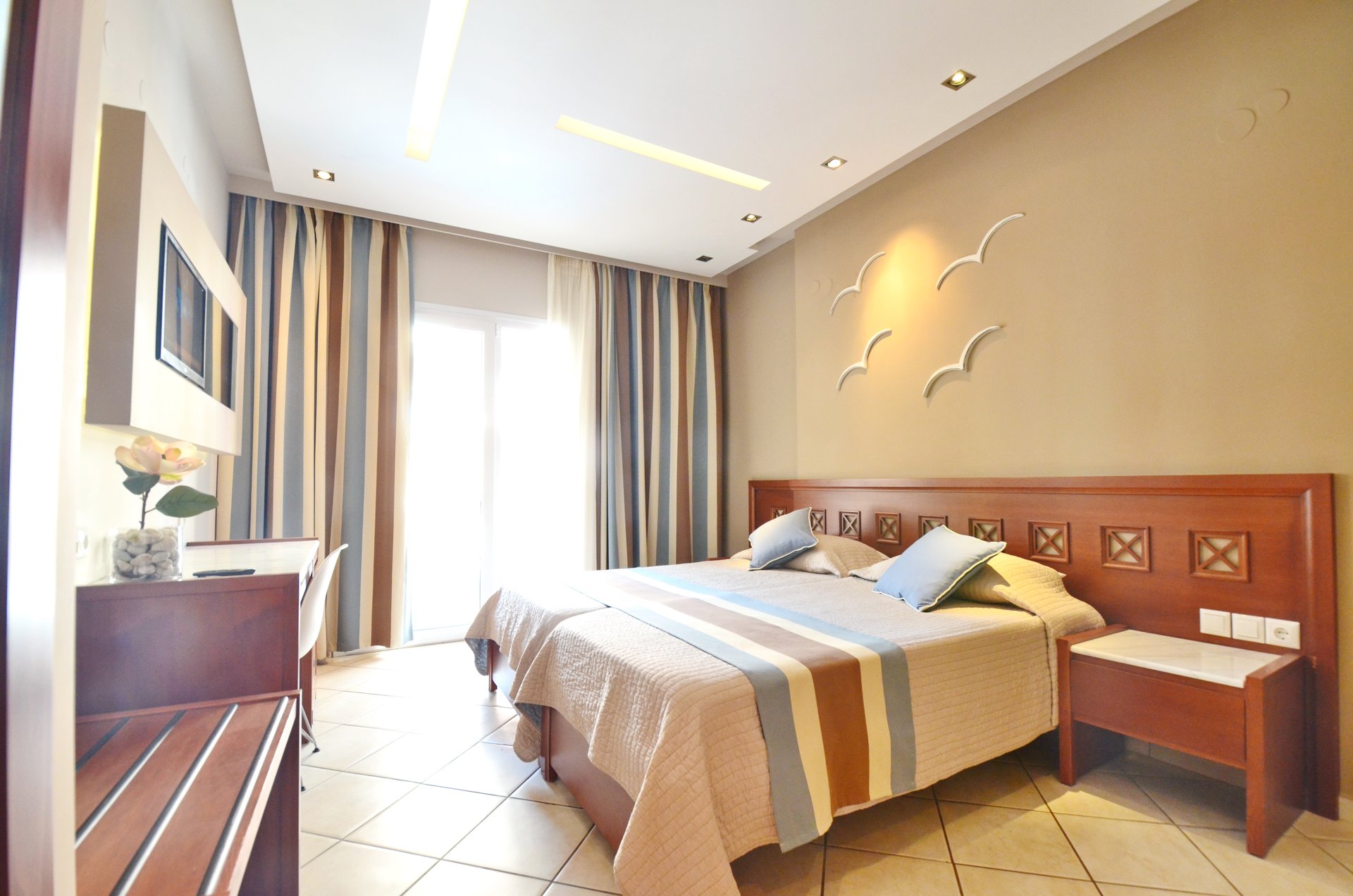 Hotel Evilion _ Stilvi twin room.jpg