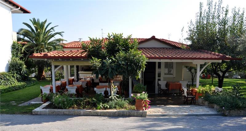Hotel Evripidis restaurant 1.jpg