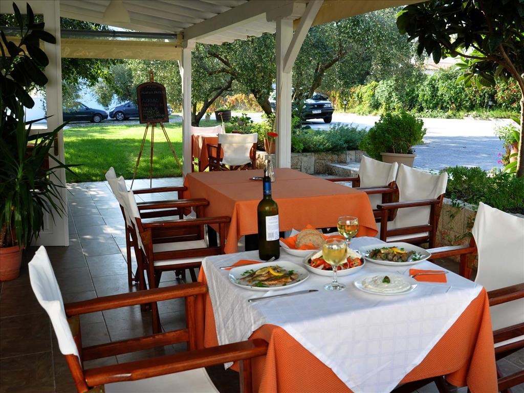 Hotel Evripidis restaurant.jpeg