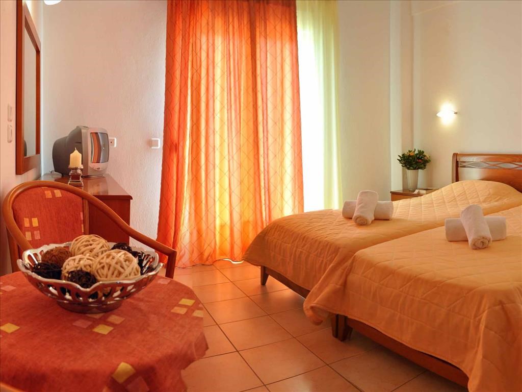 Hotel Evripidis standard room 1.jpeg