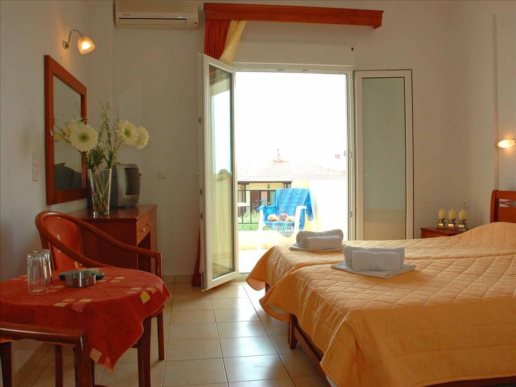 Hotel Evripidis standard room.jpeg