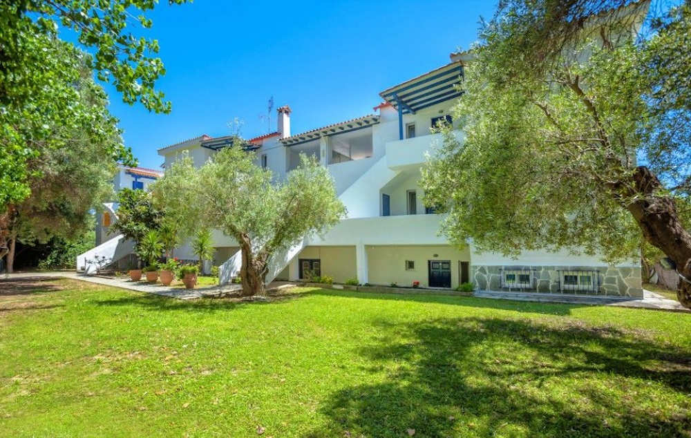Faros apartments 2.jpg