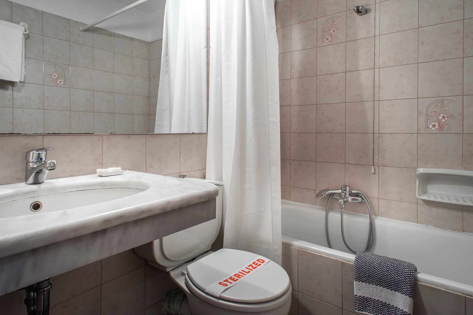 Hotel Fenix bathroom.jpg