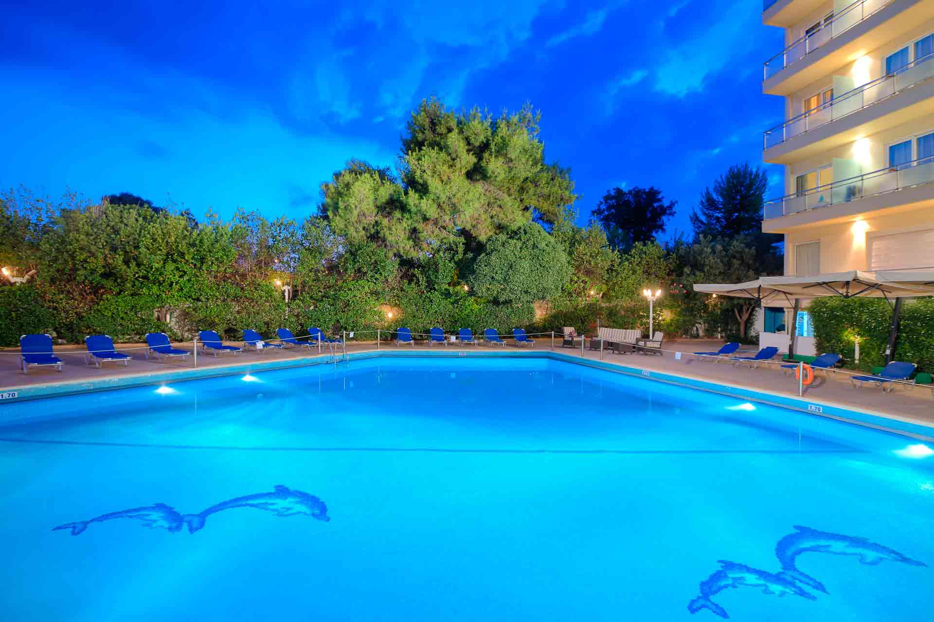 Hotel Fenix pool.jpg
