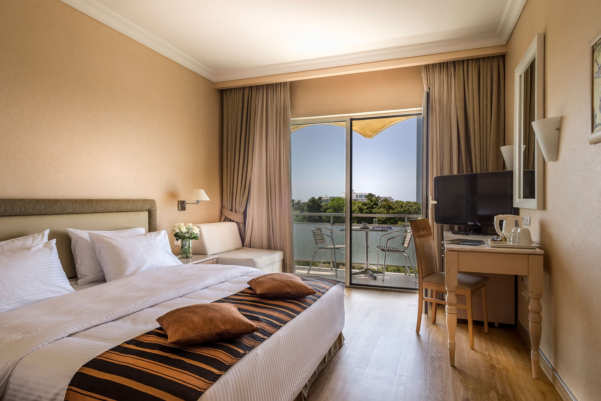 Hotel Fenix premium room 1.jpg