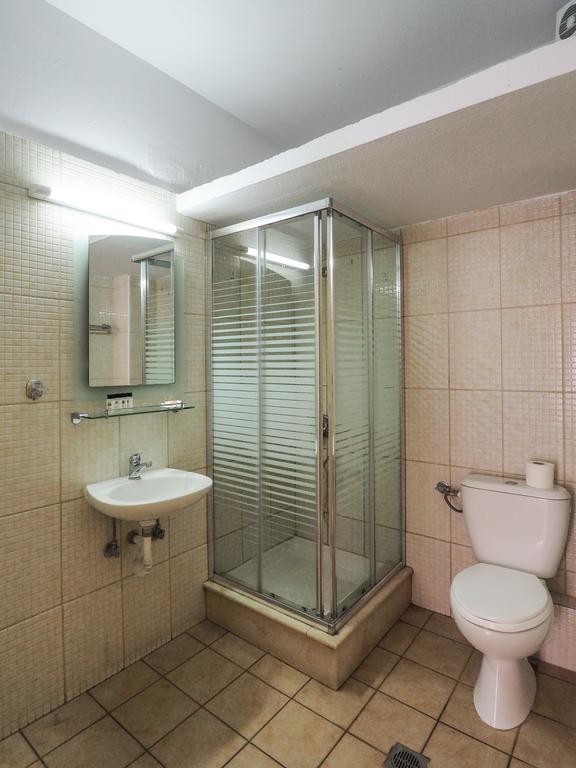 Hotel Afrodite Beach bathroom.jpg