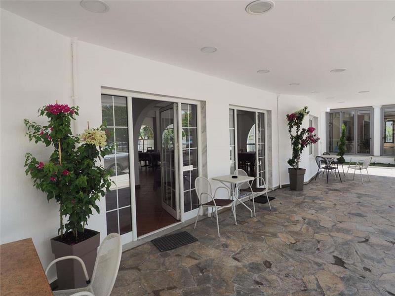 Hotel Afrodite Beach restourant.jpg
