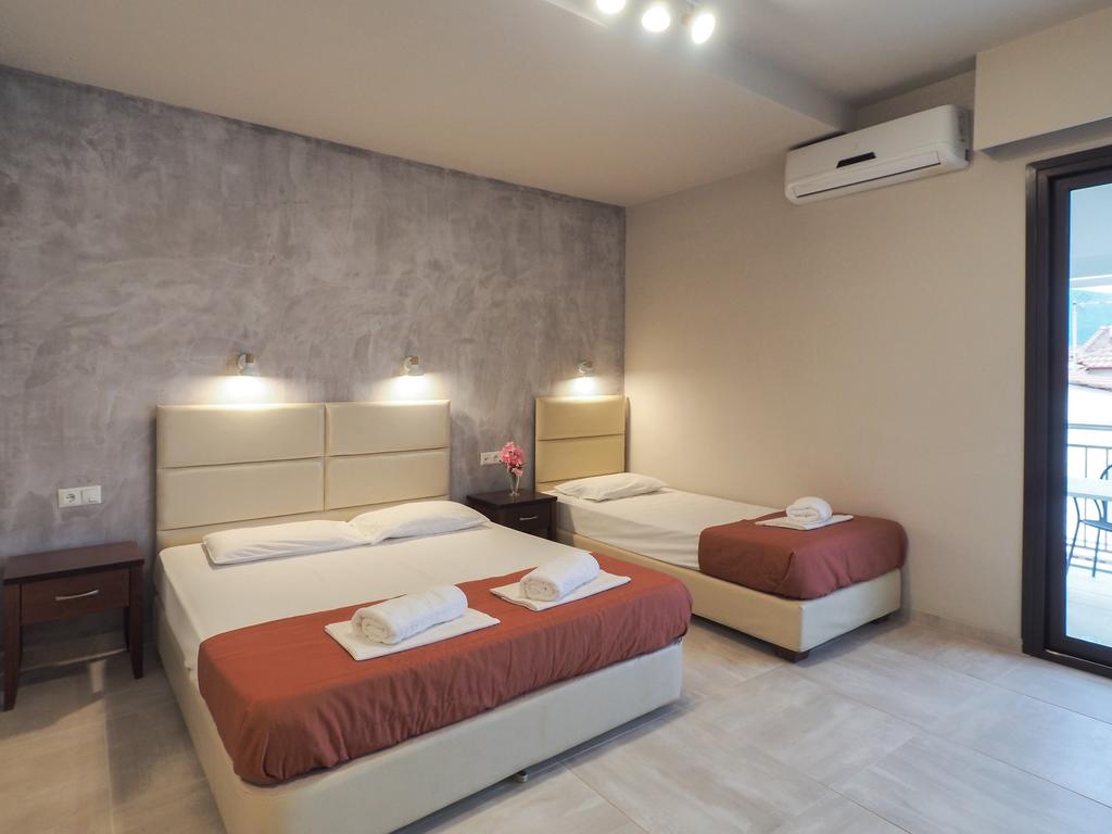 Hotel Afrodite Beach triple superior room 1.jpg