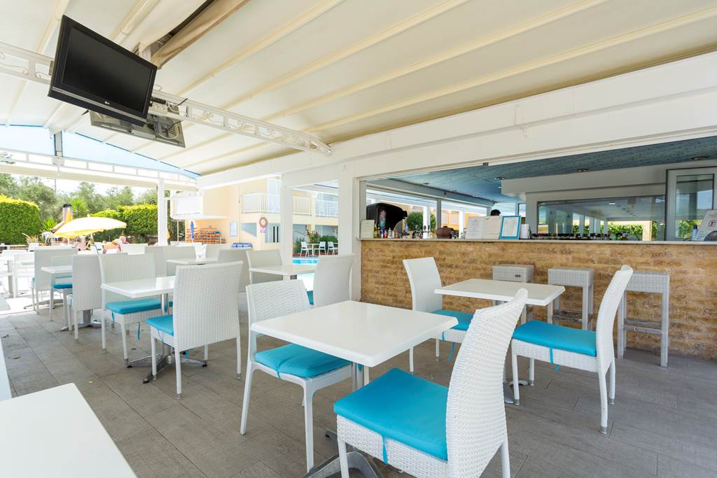 Hotel Filoxenia bar.jpg