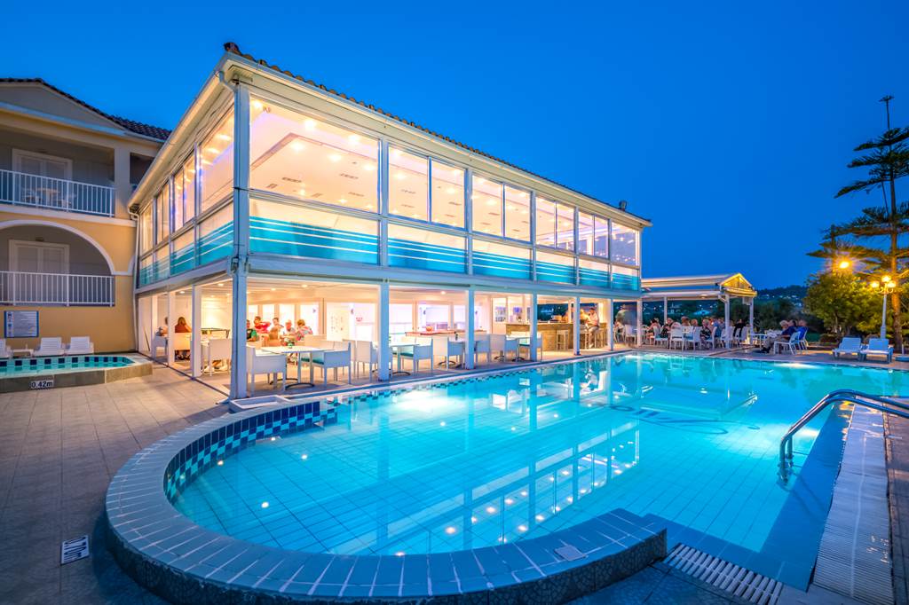 Hotel Filoxenia pool.jpg