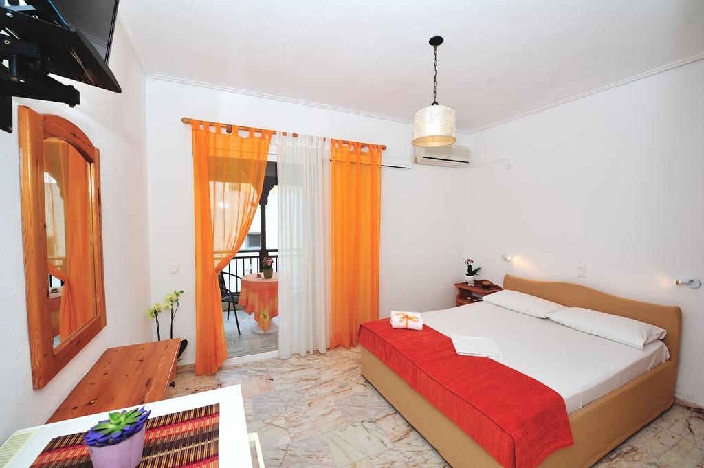 Hotel Filoxenia Skiathos double room 1.jpg