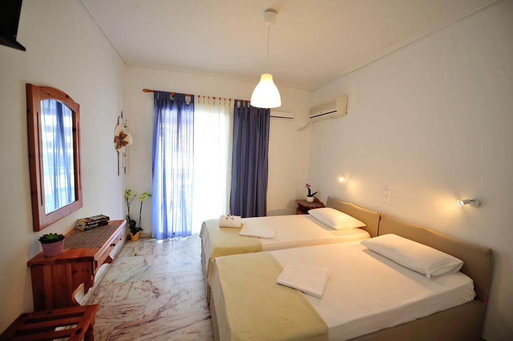 Hotel Filoxenia Skiathos double room 2.jpg