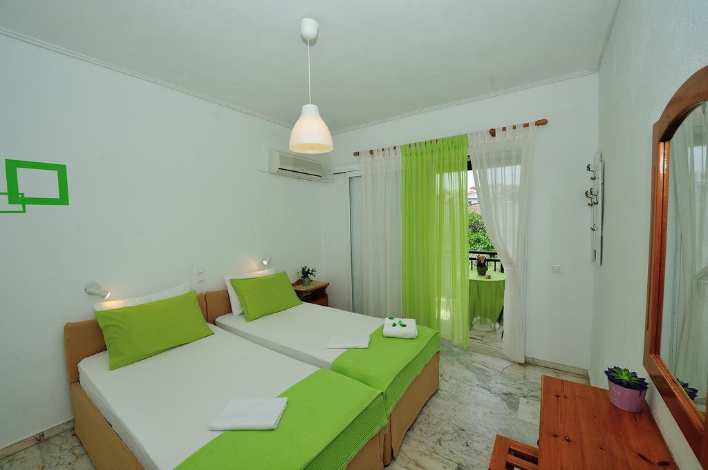 Hotel Filoxenia Skiathos double room 3.jpg