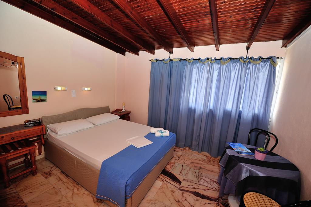 Hotel Filoxenia Skiathos double room.jpg