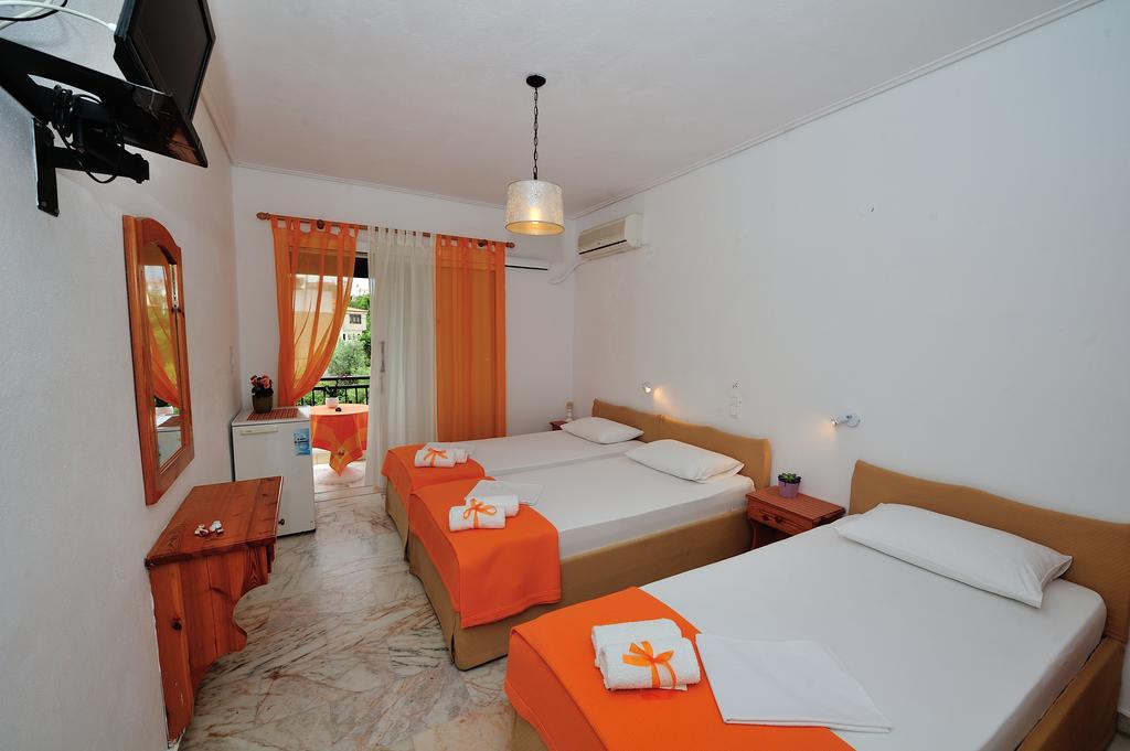 Hotel Filoxenia Skiathos triple room.jpg