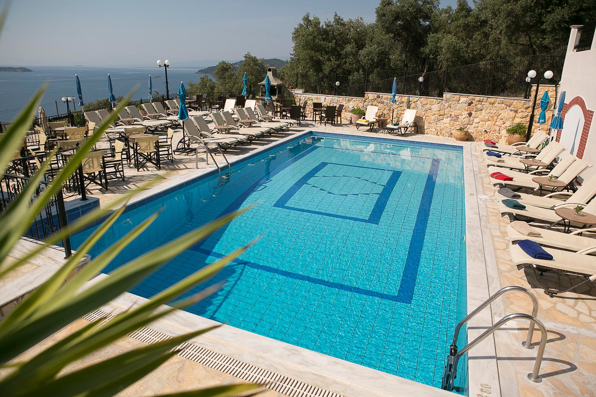 Fiorella Sea View hotel bazen.jpg
