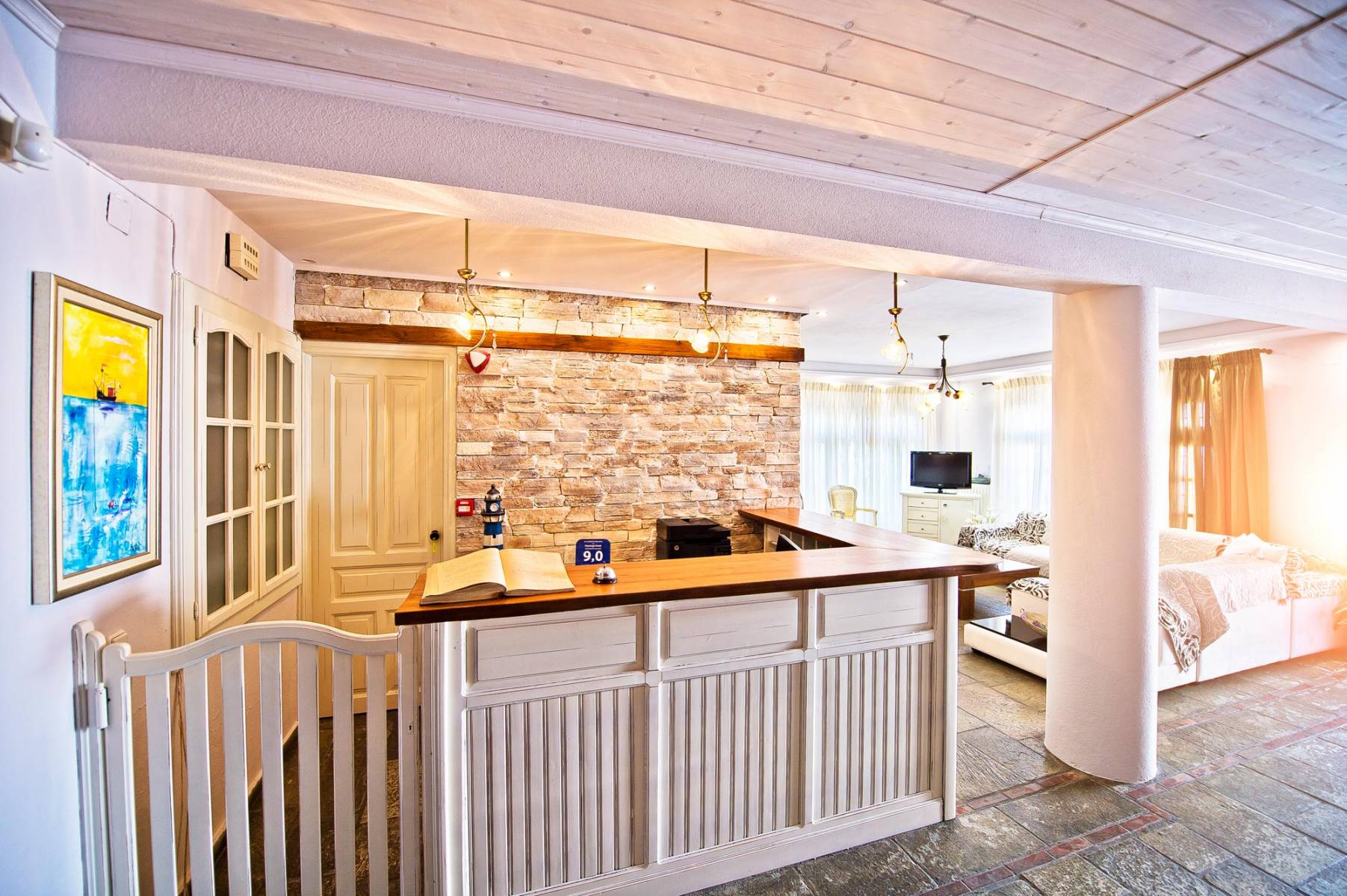 Hotel Flamingo reception.jpg