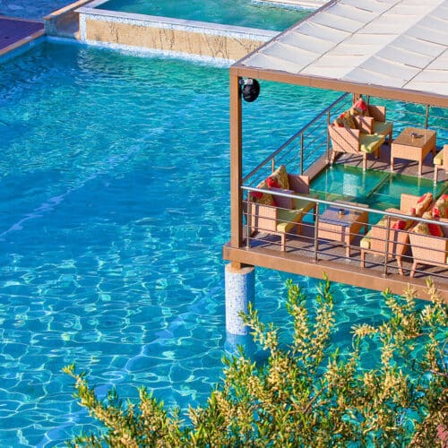 Flegra palace hotel bar na bazenu.jpg