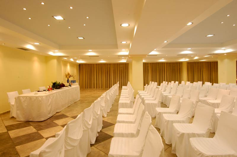 Hotel Florida Blue Bay conference room.png
