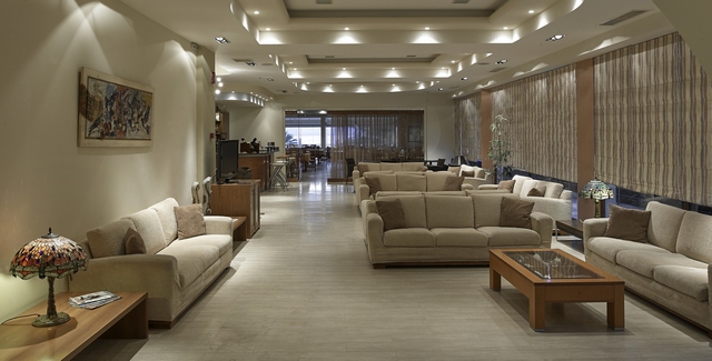 Hotel Florida Blue Bay lobby.jpg