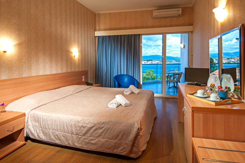 Hotel Florida Blue Bay single room.jpg