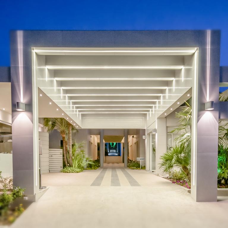Hotel Forum Suites 1.jpg