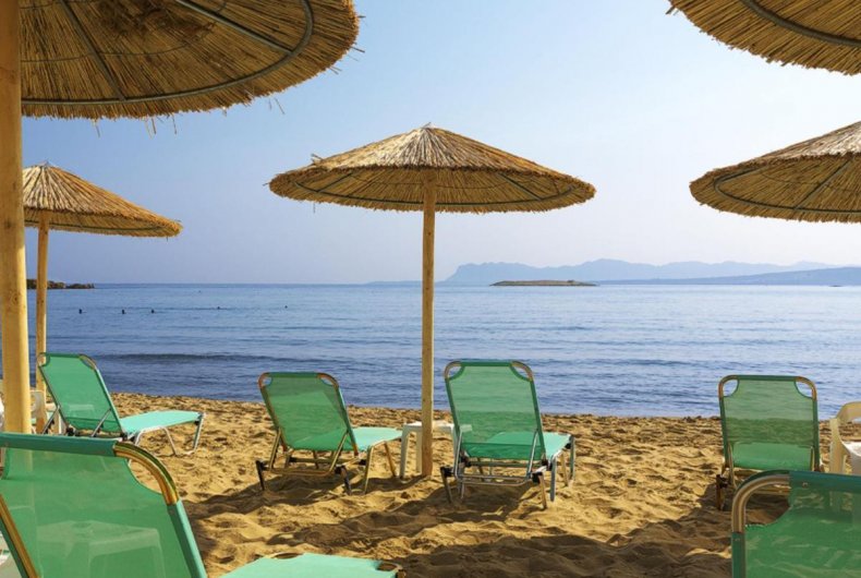 Hotel Forum Suites beach.jpg