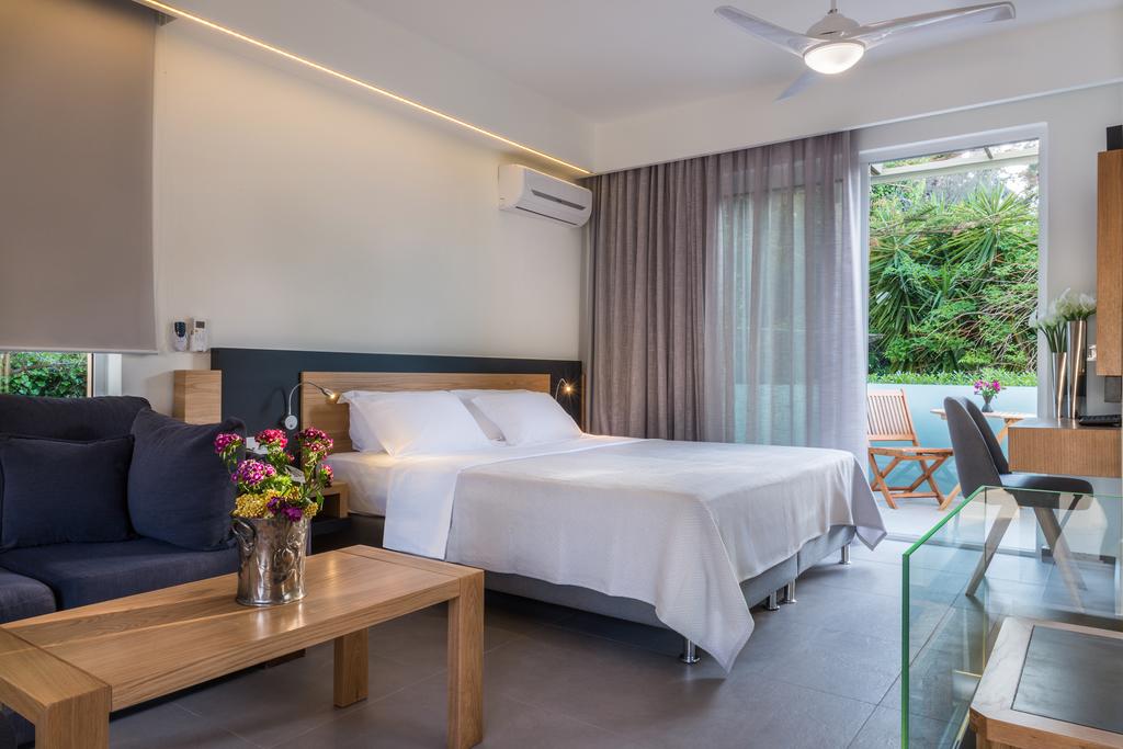 Hotel Forum Suites garden view suite 1.jpg
