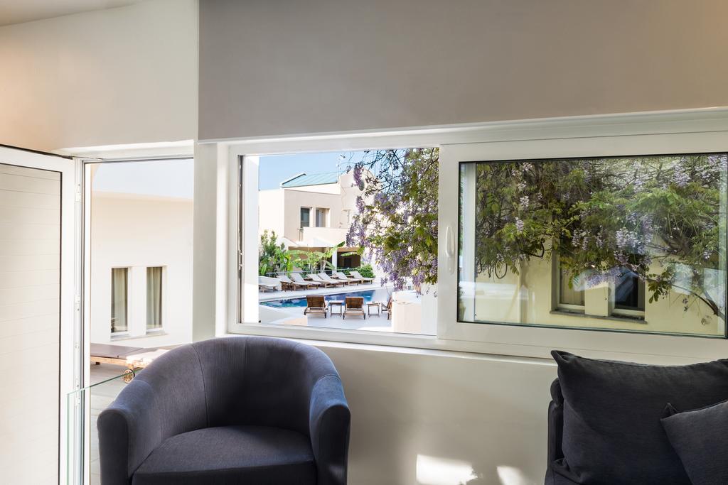Hotel Forum Suites garden view suite 2.jpg