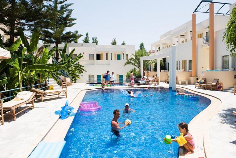 Hotel Forum Suites pool.jpg
