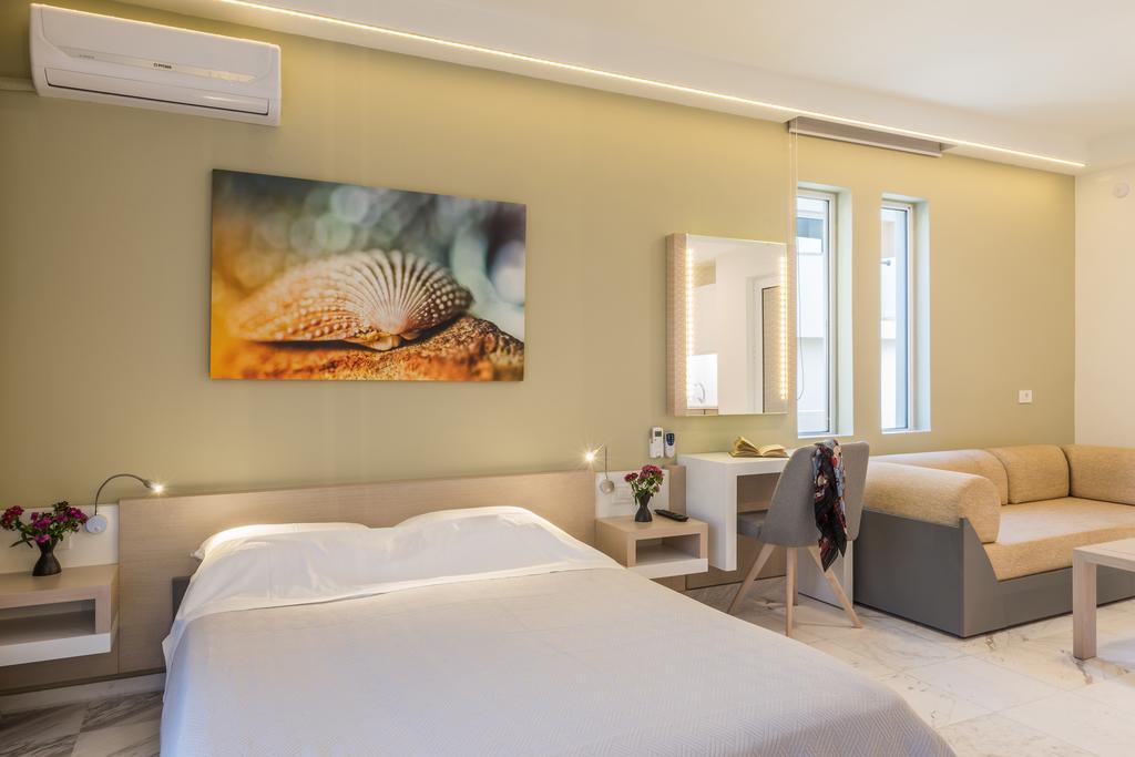 Hotel Forum Suites sea view suite 1.jpg