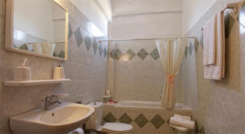 Hotel Galaxia Gouvia bathroom.jpg