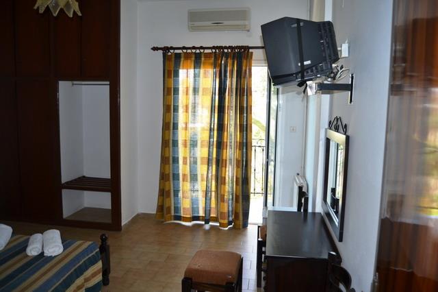 Hotel Galaxia Gouvia double room 4.jpg