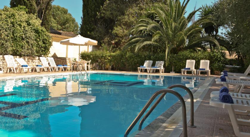 Hotel Galaxia Gouvia pool 2.jpg
