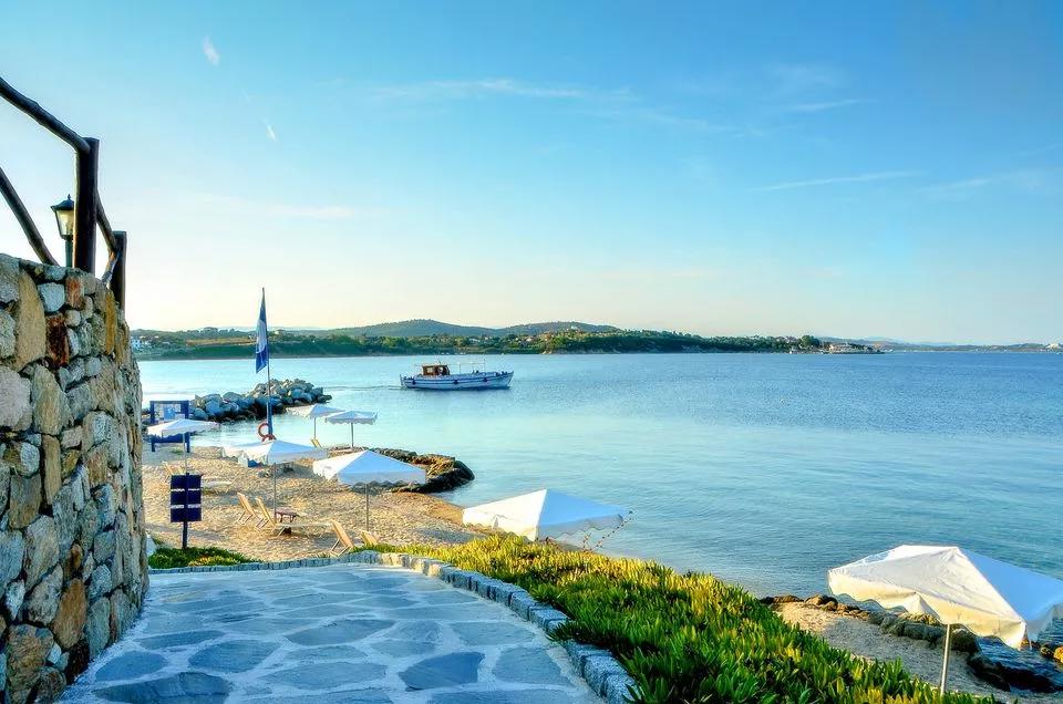 Agionissi Resort plaža.jpg