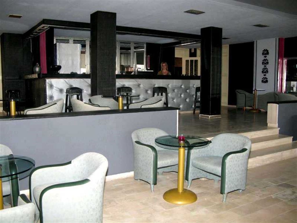 Hotel Galaxy Porto Heli lobby bar.jpeg