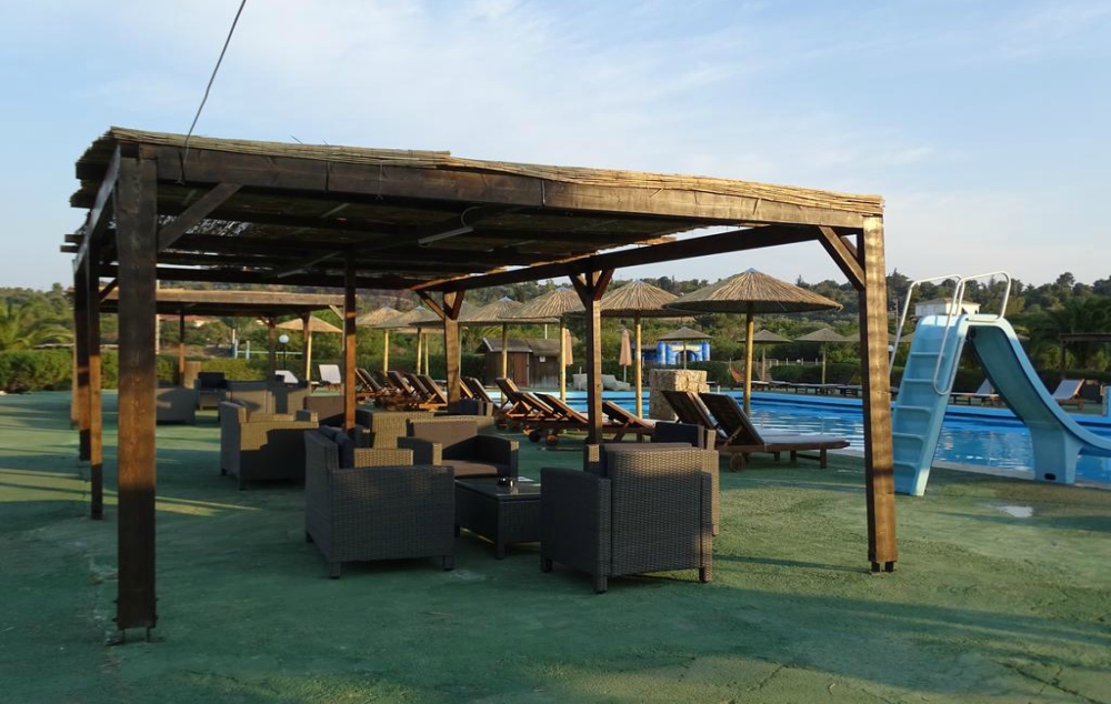 Hotel Galaxy Porto Heli pool bar.jpg