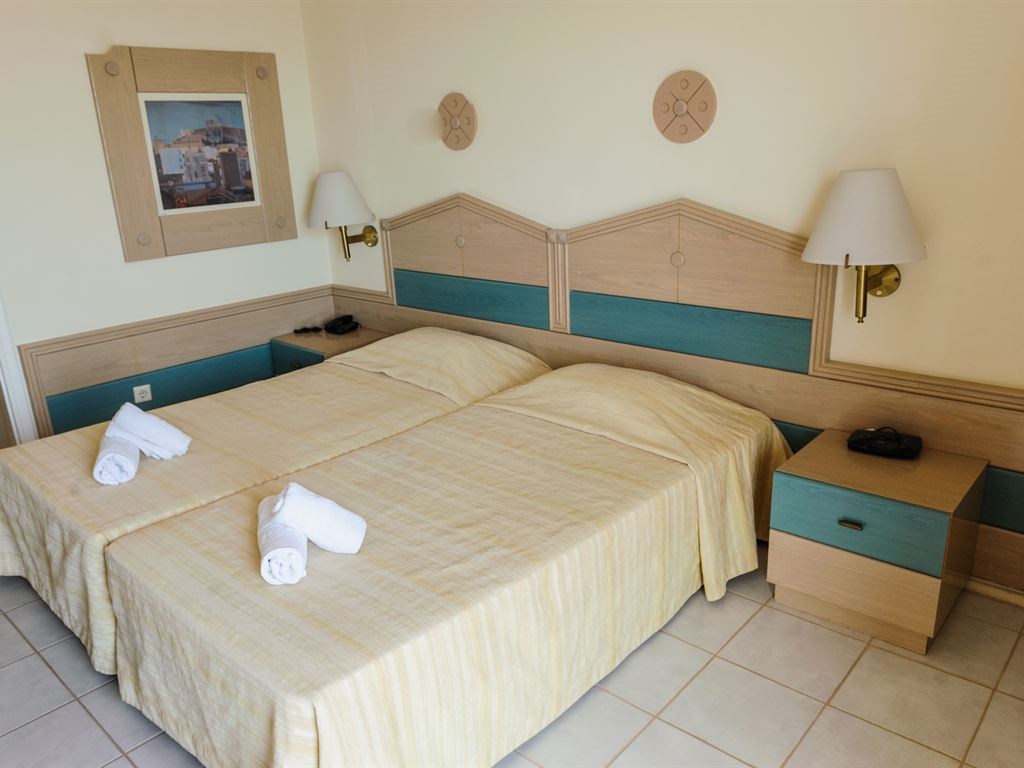 Hotel Galaxy Porto Heli standard room.jpeg
