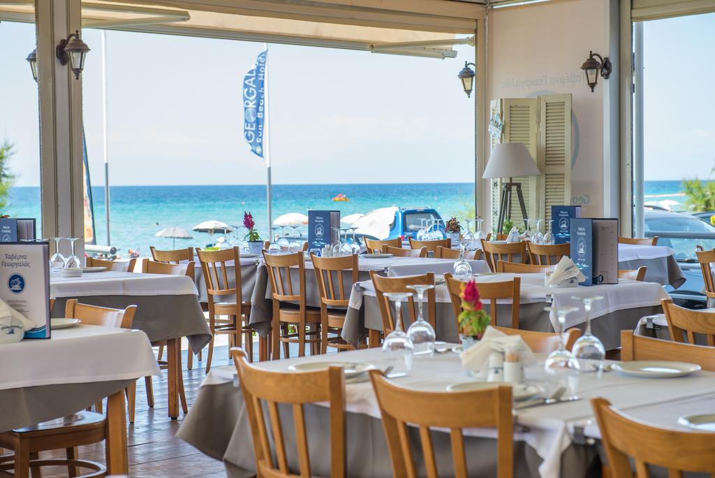 Hotel Georgalas Sun Beach restaurant 2.jpg