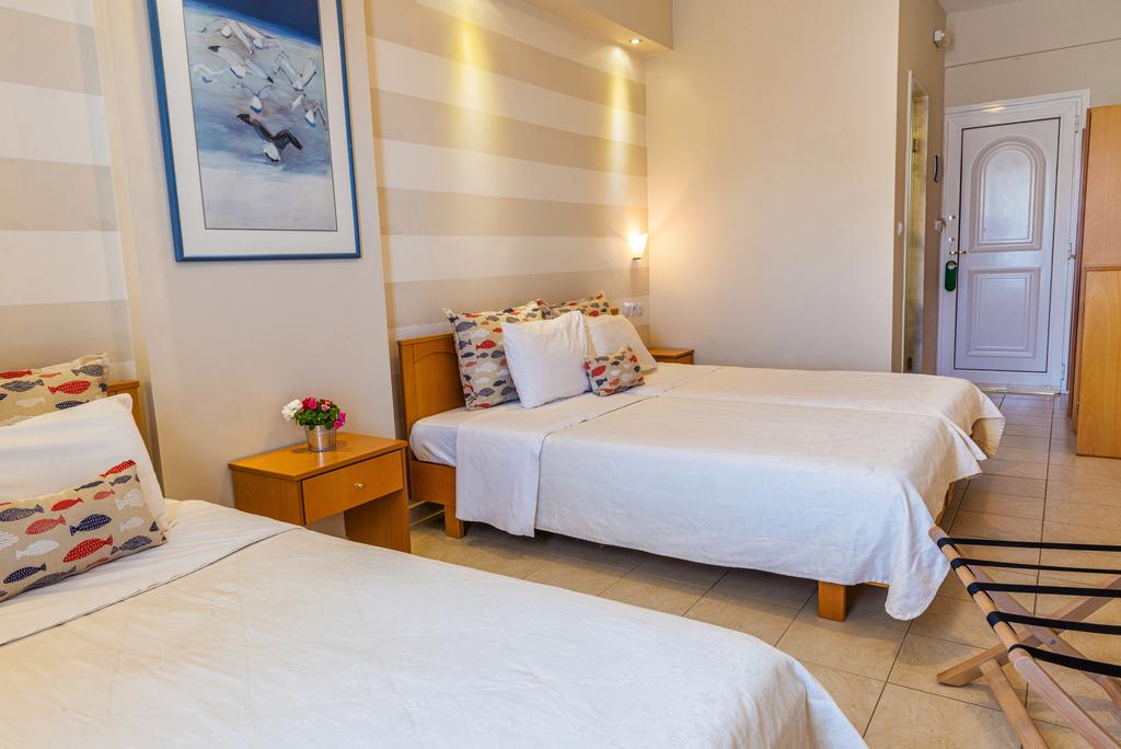 Hotel Georgalas Sun Beach triple room 2.jpg