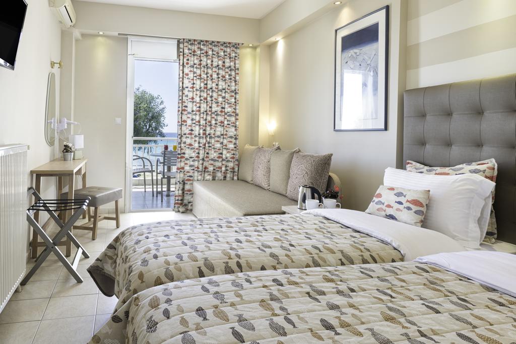 Hotel Georgalas Sun Beach triple room.jpg