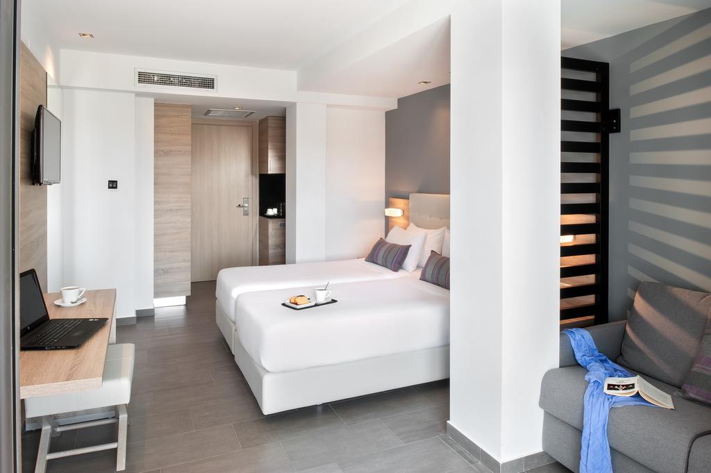 Hotel Gkea superior room 1.jpg